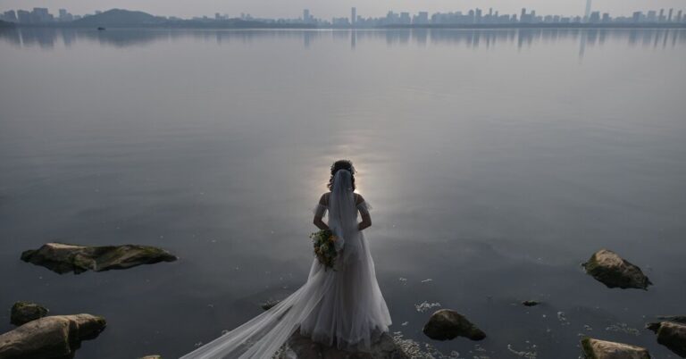 China Tries To Sluggish Divorce By Ready For {Couples}.  As a substitute, they rushed.