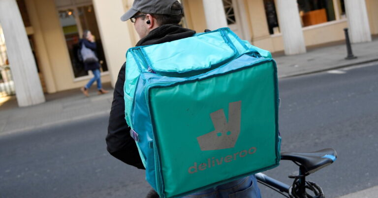 Deliveroo shares 30 percent at the time of trading.