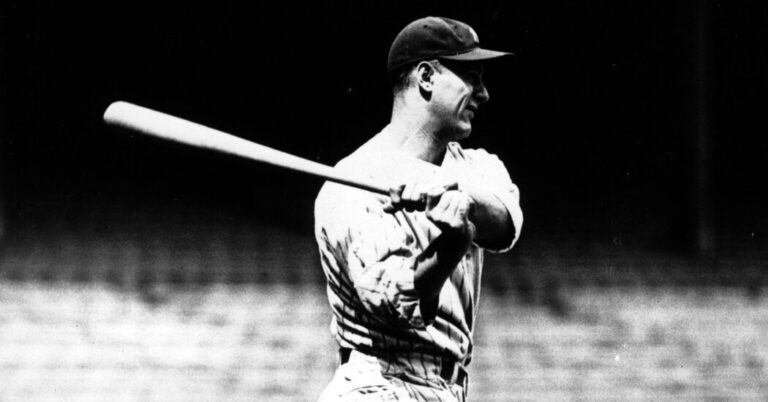 Club Used by Lou Gehrig in 1938 Sold at auction for $ 715,120