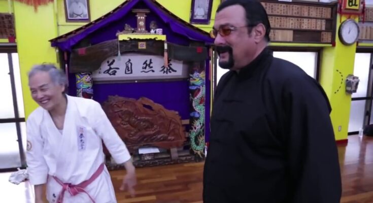 Tetsuhiro Hokama demonstrates Karate to Steven Seagal