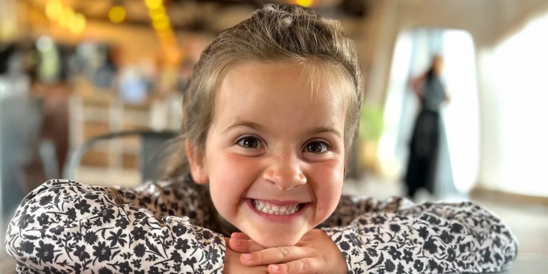 TikTok star Joules Smith, 6, passes away in her parents’ bed weeks after last video - featured image