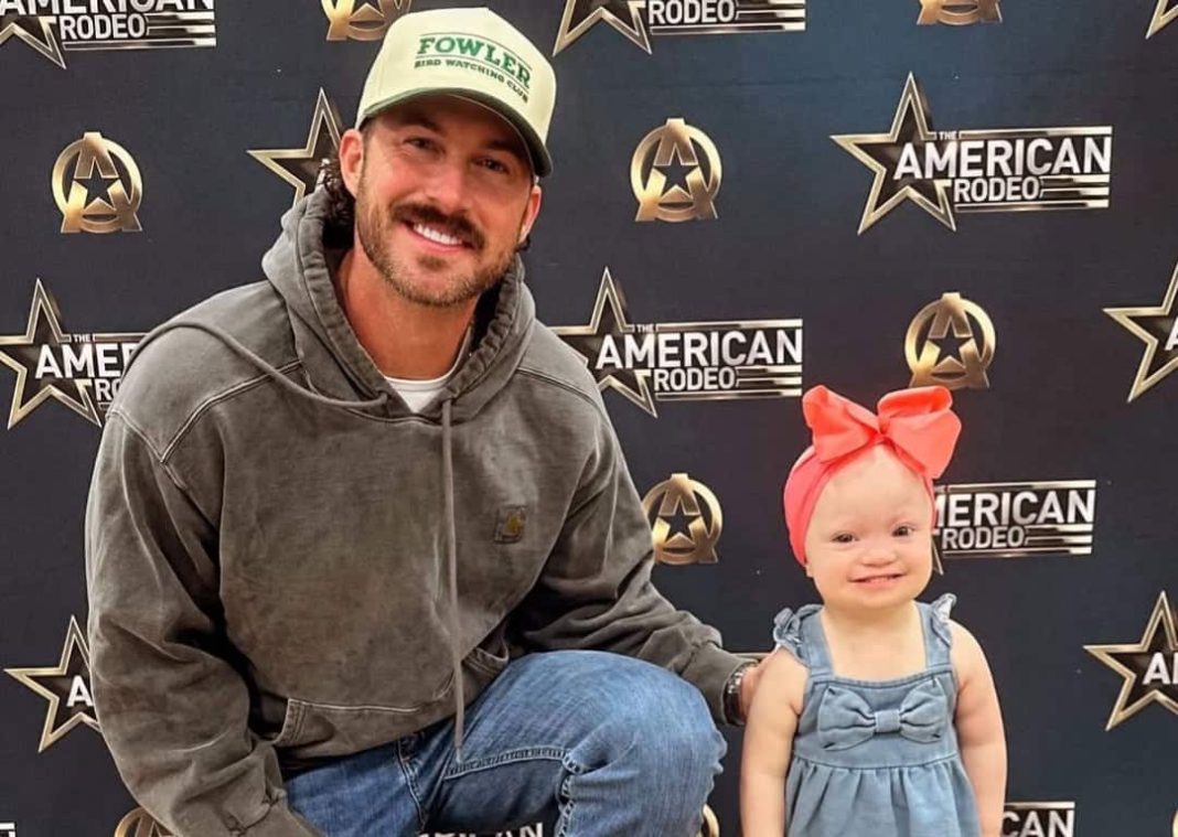 Riley Green’s Sweet Meet & Greet With Young Fan Hadley Is Melting Hearts Across the Internet - featured image