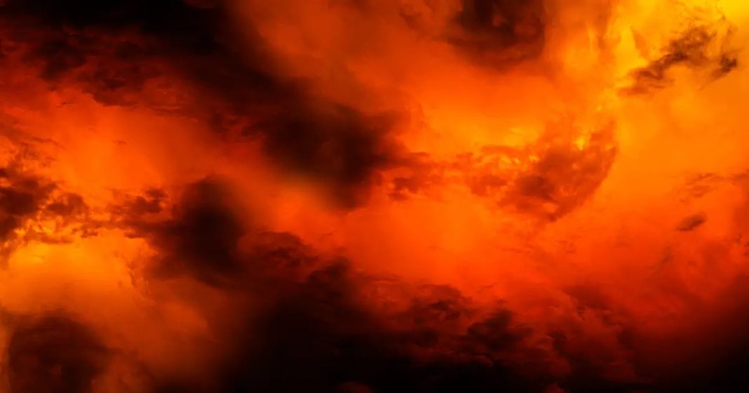 Woman spends 11 minutes in heaven and hell, returns with warning - featured image