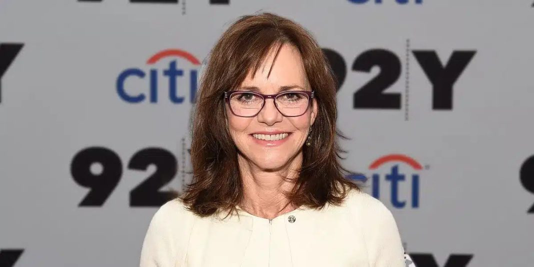 Sally Field, 78, Looks ‘Incredible’ as She Embraces Gray Hair at the Television Academy’s 27th Hall of Fame Ceremony – Photos - featured image