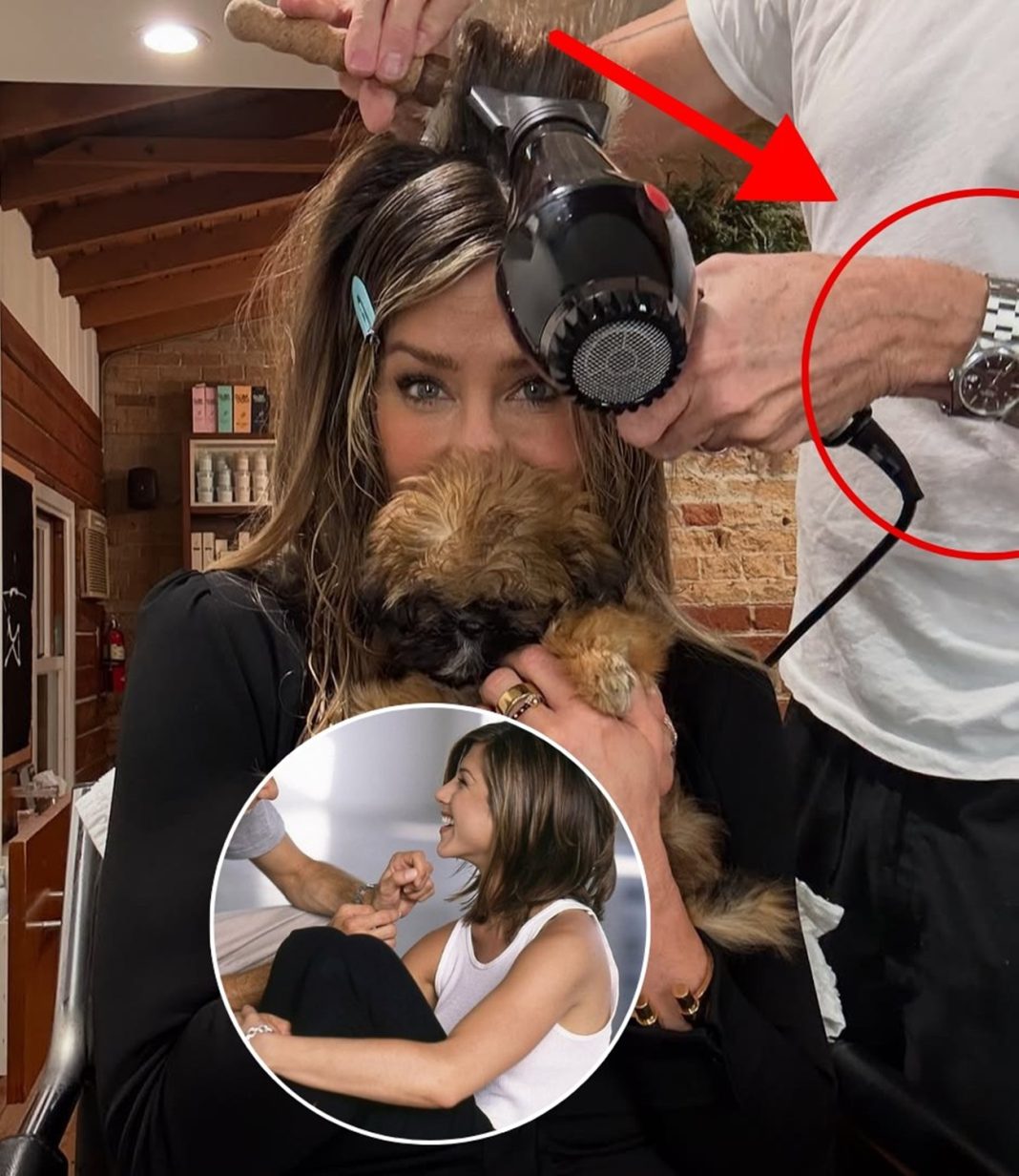 Jennifer Aniston’s new lover has been revealed! Just through a small detail in the photo she accidentally posted, fans immediately discovered the identity of this man, who turned out to be a Hollywood celebrity. - featured image