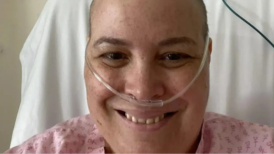Woman shares ’embarrassing’ symptoms she regrets hiding from doctors as she’s diagnosed with incurable cancer - featured image