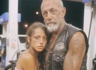 Biker’s Late-Night Stop Leads to a Life-Changing Rescue That No One Saw Coming Biker’s Late-Night Stop Leads to a Life-Changing Rescue That No One Saw Coming - featured image