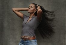 Michelle Obama’s casual look with ultra-long hair shocks people Michelle Obama’s casual look with ultra-long hair shocks people - featured image