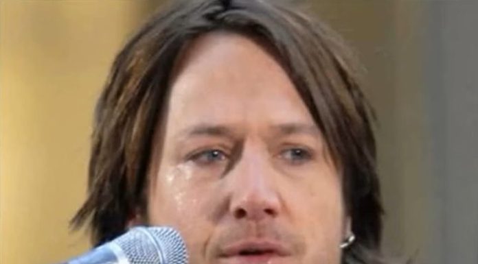 Keith Urban Fans Show Support After His Prayer Request Keith Urban Fans Show Support After His Prayer Request - featured image