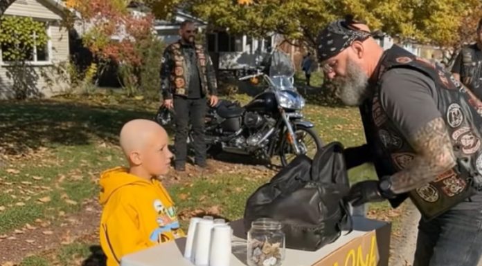 Search Results for: Dying boy’s lemonade stand was empty until bikers saw what his sign really said underneath “50 cents.” Search Results for: Dying boy's lemonade stand was empty until bikers saw what his sign really said underneath “50 cents.” - featured image