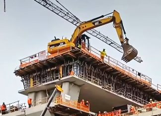 BREAKING: $500M SHOPPING MALL COLLAPSES BREAKING: $500M SHOPPING MALL COLLAPSES - featured image