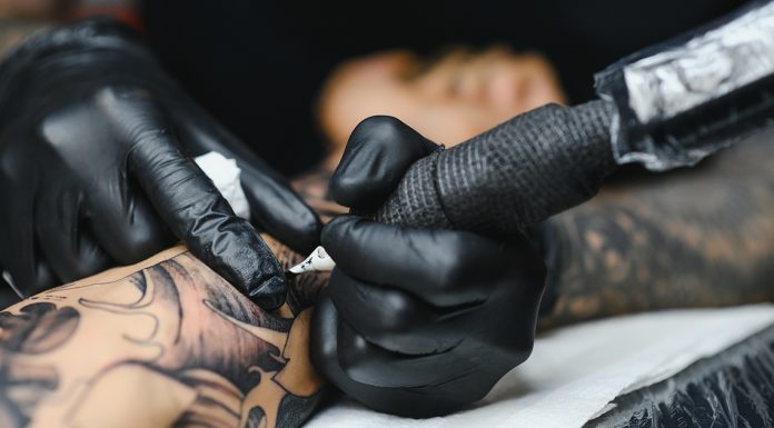 Young woman spends $120k to transform into “Dragon Girl” Young woman spends $120k to transform into “Dragon Girl” - featured image