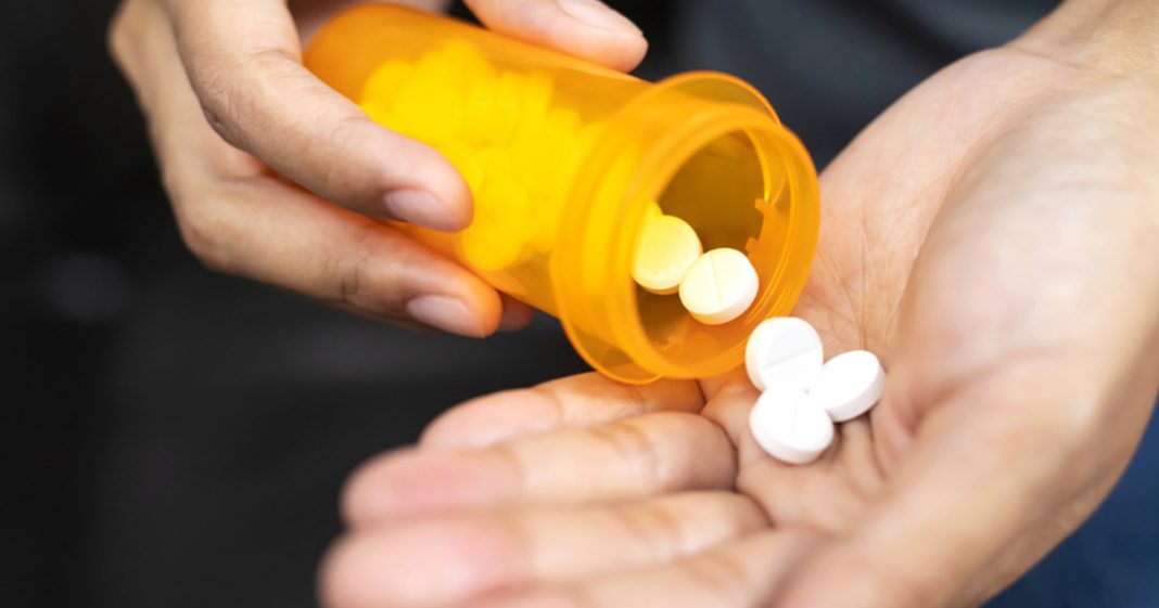 Common back-pain drug may be linked to higher dementia risk, large study finds - featured image