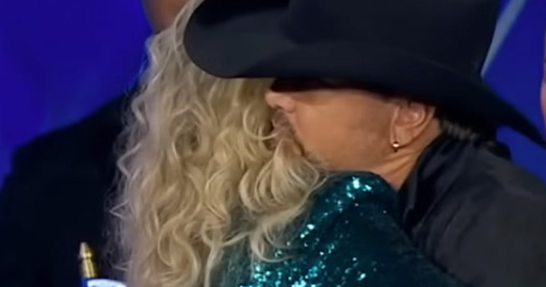Erika Kirk causes new stir after hugging Jason Aldean - featured image Erika Kirk causes new stir after hugging Jason Aldean - featured image