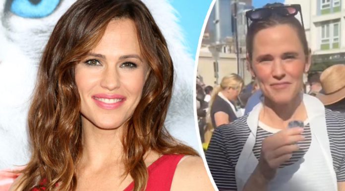 Jennifer Garner sends important message after feeding the homeless on Thanksgiving Jennifer Garner sends important message after feeding the homeless on Thanksgiving - featured image