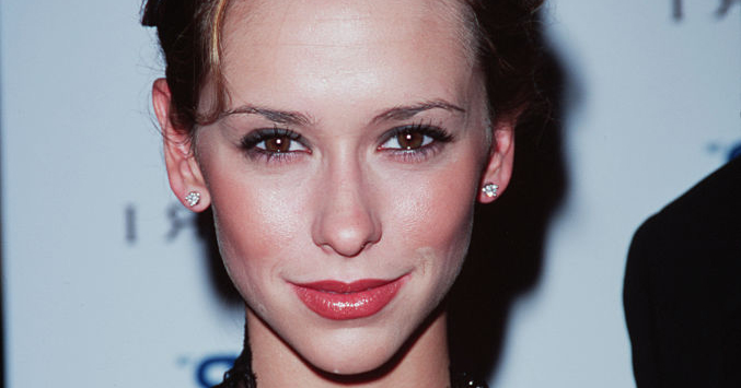 The real reason Jennifer Love Hewitt vanished from Hollywood - featured image The real reason Jennifer Love Hewitt vanished from Hollywood - featured image