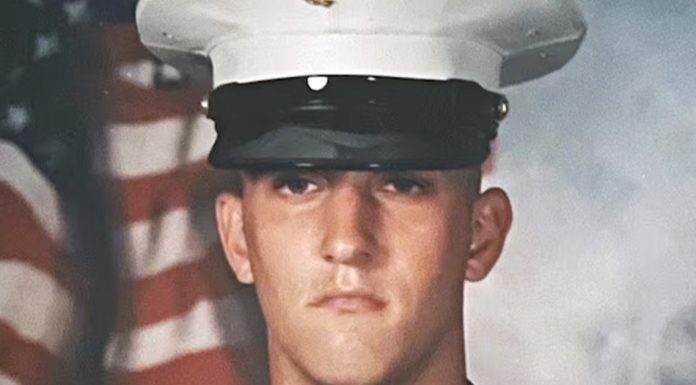 Marine veteran dies while saving trapped coal miners Marine veteran dies while saving trapped coal miners - featured image