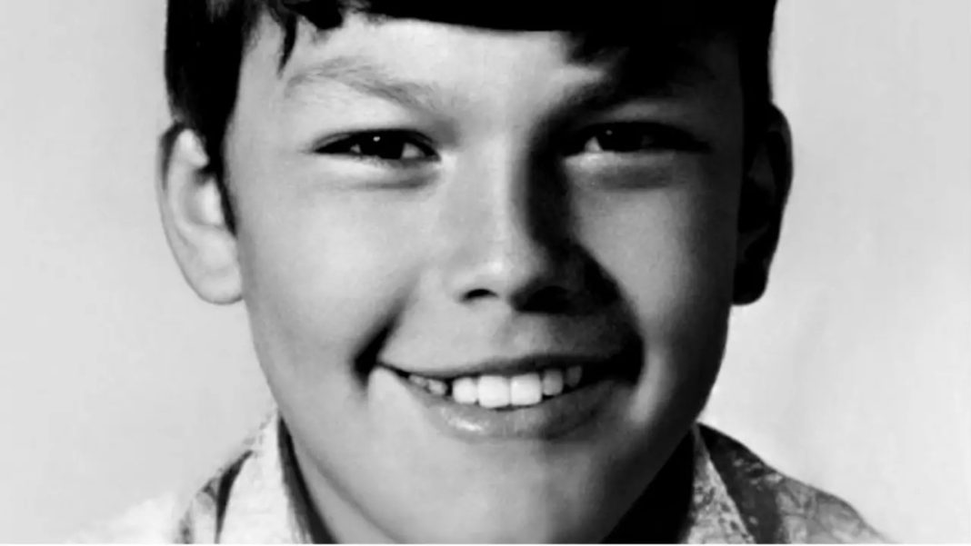 The Little Boy In This Photo Grew Up To Be One Of America’s Most Evil Men - featured image The Little Boy In This Photo Grew Up To Be One Of America’s Most Evil Men - featured image