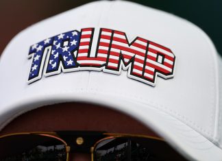 Woman reveals why she canceled Thanksgiving & Christmas after her husband and family voted for Trump Woman reveals why she canceled Thanksgiving & Christmas after her husband and family voted for Trump - featured image