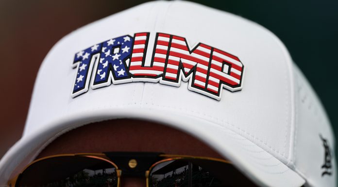 Woman reveals why she canceled Thanksgiving & Christmas after her husband and family voted for Trump Woman reveals why she canceled Thanksgiving & Christmas after her husband and family voted for Trump - featured image