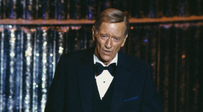 John Wayne’s five words at the 1979’s Oscars silenced every cynic in Hollywood John Wayne’s five words at the 1979’s Oscars silenced every cynic in Hollywood - featured image