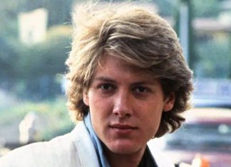 From a Family of Teachers, the ’80s Heartthrob Keeps His Personal Life Private — What We Know About His Lifestyle From a Family of Teachers, the ’80s Heartthrob Keeps His Personal Life Private — What We Know About His Lifestyle - featured image