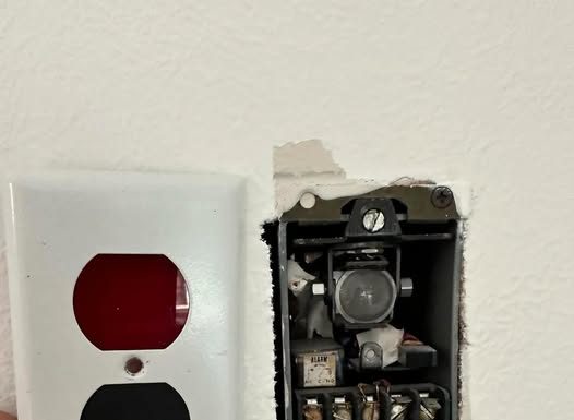 The Secret in Older Homes You Probably Didn’t Notice! The Secret in Older Homes You Probably Didn’t Notice! - featured image