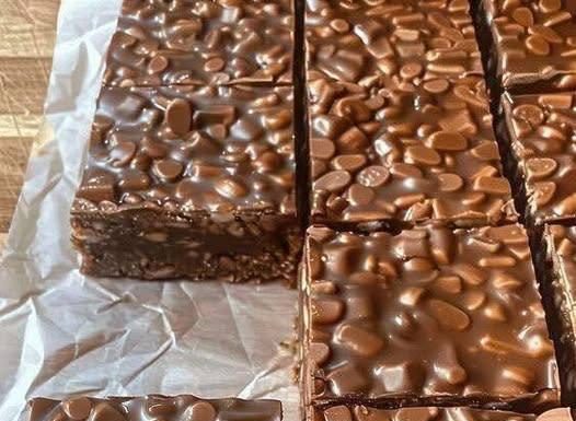 Classic Homemade Crunch Bars You Can Make Without Baking Classic Homemade Crunch Bars You Can Make Without Baking - featured image