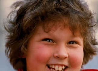 This iconic child star was rejected by Hollywood but is now a gorgeous, bald-headed hunk and successful lawyer This iconic child star was rejected by Hollywood but is now a gorgeous, bald-headed hunk and successful lawyer - featured image