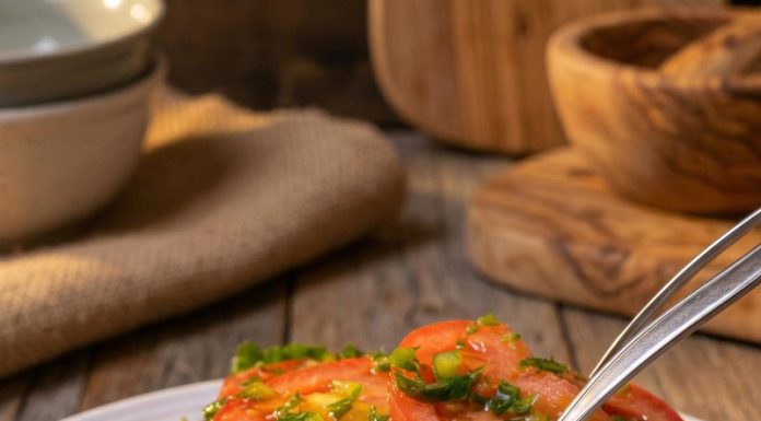 A Fresh Tomato Salad Packed With Bright, Balanced Flavors A Fresh Tomato Salad Packed With Bright, Balanced Flavors - featured image