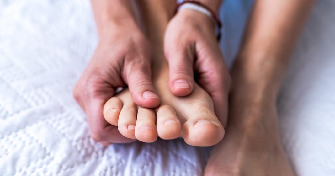 Expert explains why hairless toes can be a major indicator for dangerous condition - featured image