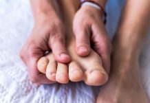 Expert explains why hairless toes can be a major indicator for dangerous condition Expert explains why hairless toes can be a major indicator for dangerous condition - featured image