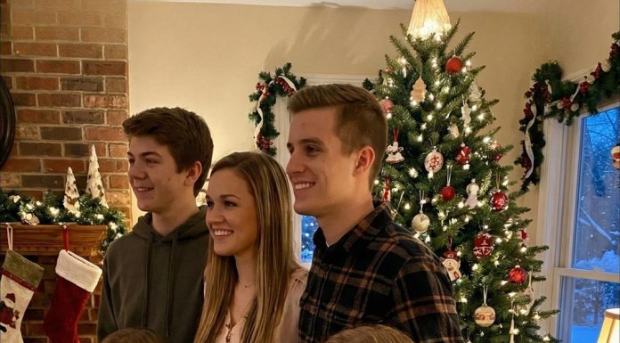 My Brother and I Raised Our Younger Siblings After Losing Our Mother My Brother and I Raised Our Younger Siblings After Losing Our Mother - featured image