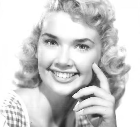 With Heavy Hearts, We Remember a Legendary Actress Who Has Passed Away - featured image With Heavy Hearts, We Remember a Legendary Actress Who Has Passed Away - featured image