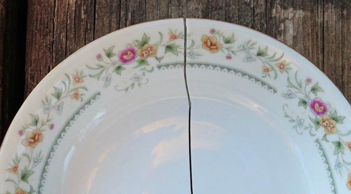 Creative Ways to Reuse Old Plates Creative Ways to Reuse Old Plates - featured image