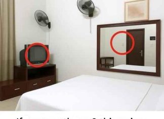 Why Should You Turn On the Bathroom Light When You Arrive at a Hotel Room? Why Should You Turn On the Bathroom Light When You Arrive at a Hotel Room? - featured image