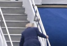 Awkward Moment as Donald Trump Boards Air Force One Awkward Moment as Donald Trump Boards Air Force One - featured image