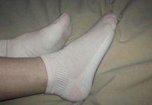 Why Seniors Should Wear Socks Even at Home Why Seniors Should Wear Socks Even at Home - featured image