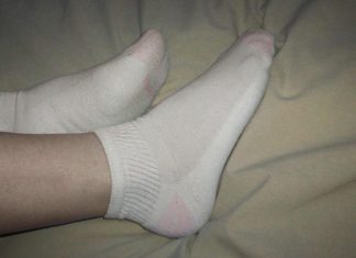 Why Seniors Should Wear Socks Even at Home Why Seniors Should Wear Socks Even at Home - featured image