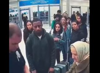 While Inspecting an Elderly Woman’s Bags, Security Officer Spotted Something Odd While Inspecting an Elderly Woman’s Bags, Security Officer Spotted Something Odd - featured image