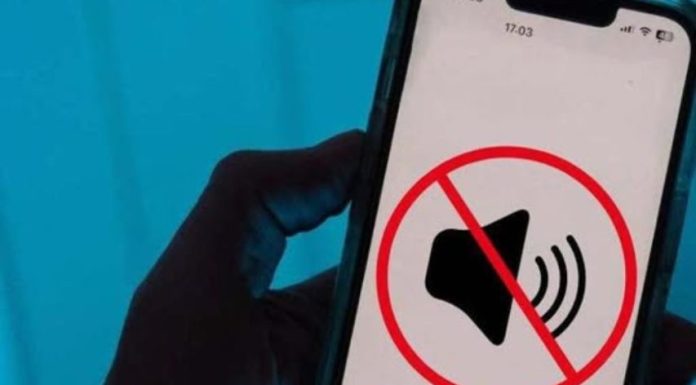 What does it mean to always have your phone on silent, according to psychology? What does it mean to always have your phone on silent, according to psychology? - featured image