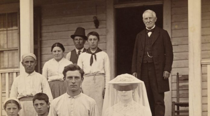 The father married off his daughter, who was blind from birth The father married off his daughter, who was blind from birth - featured image