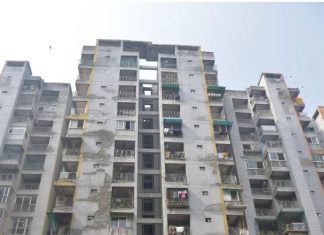 Three teen sisters fall to their deaths after online game fixation Three teen sisters fall to their deaths after online game fixation - featured image