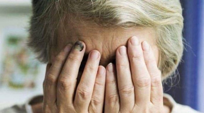 12 nasty things you do in old age that everyone notices, but no one dares to tell you 12 nasty things you do in old age that everyone notices, but no one dares to tell you - featured image