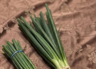 Scallions, Green Onions, Spring Onions, and Chives Explained Simply Scallions, Green Onions, Spring Onions, and Chives Explained Simply - featured image