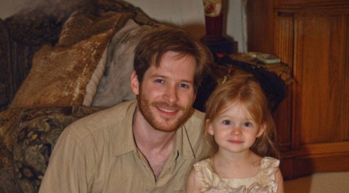 I Sewed My Daughter a Dress for Her Kindergarten Graduation from My Late Wife’s Silk Handkerchiefs – A Rich Classmate’s Mom Called Me ‘Pathetic’, but What Happened Next the Whole Town Would Never Forget I Sewed My Daughter a Dress for Her Kindergarten Graduation from My Late Wife’s Silk Handkerchiefs – A Rich Classmate’s Mom Called Me ‘Pathetic’, but What Happened Next the Whole Town Would Never Forget - featured image