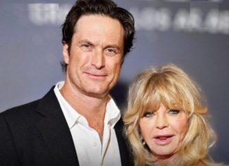 Goldie Hawn and Oliver Hudson Turn Heads with Red Carpet Moment Goldie Hawn and Oliver Hudson Turn Heads with Red Carpet Moment - featured image