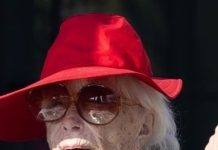 Hollywood Legend, 91, Shines in Malibu – See Her Stunning Before and After Photos Hollywood Legend, 91, Shines in Malibu – See Her Stunning Before and After Photos - featured image