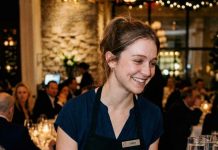 I Left a Generous Tip for a Tired Waitress — What I Discovered Later Took Me by Surprise I Left a Generous Tip for a Tired Waitress — What I Discovered Later Took Me by Surprise - featured image