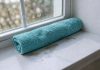 How a Wet Towel and a Chilled Pillowcase Can Improve Your Sleep How a Wet Towel and a Chilled Pillowcase Can Improve Your Sleep - featured image